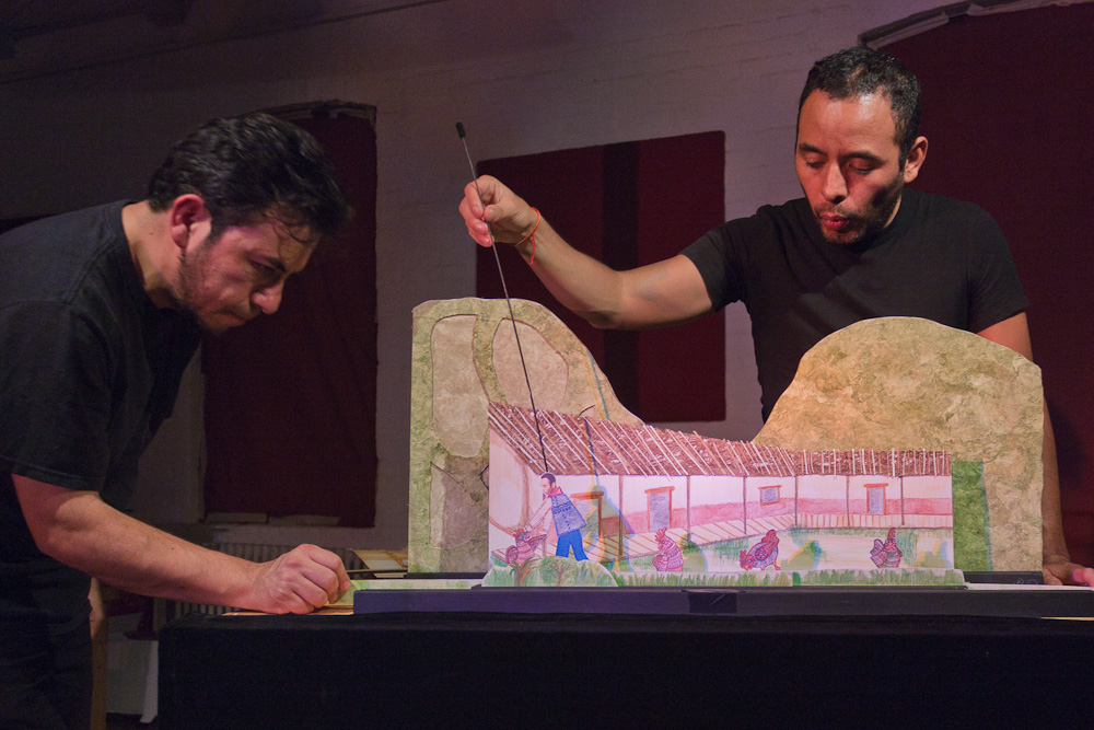 Papiertheater-Szene