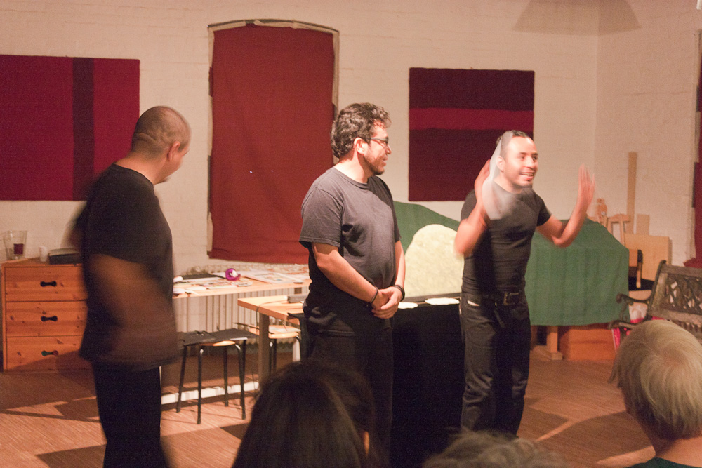Papiertheater-Szene
