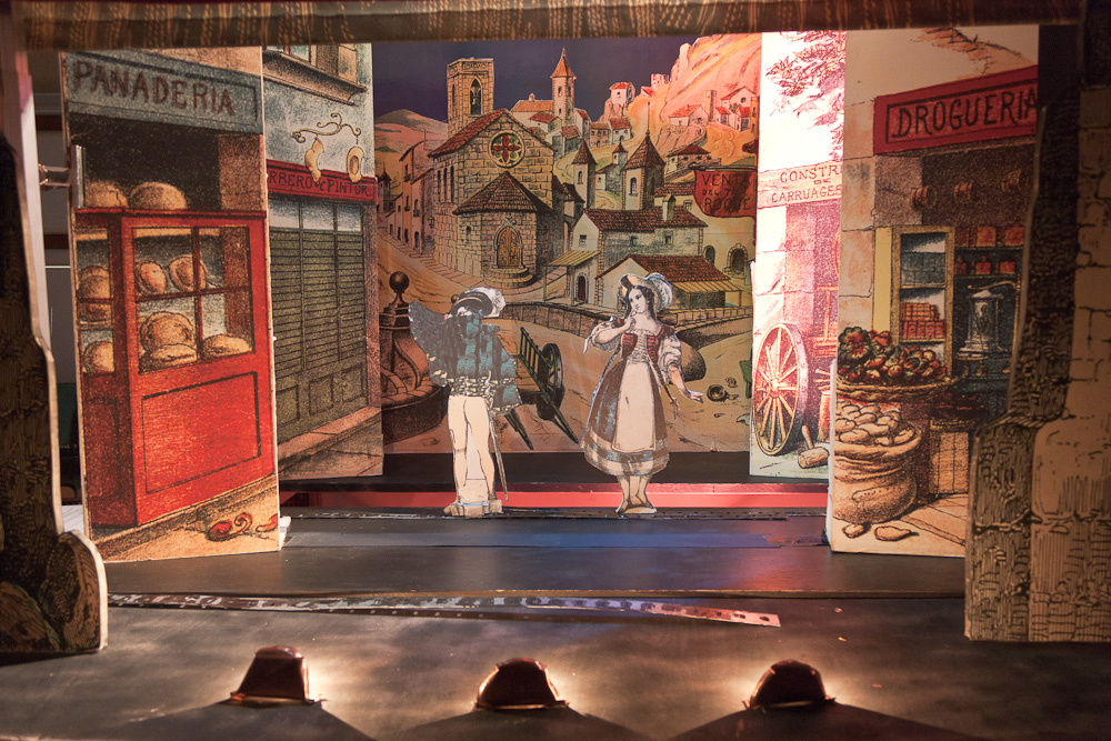 Papiertheater-Szene