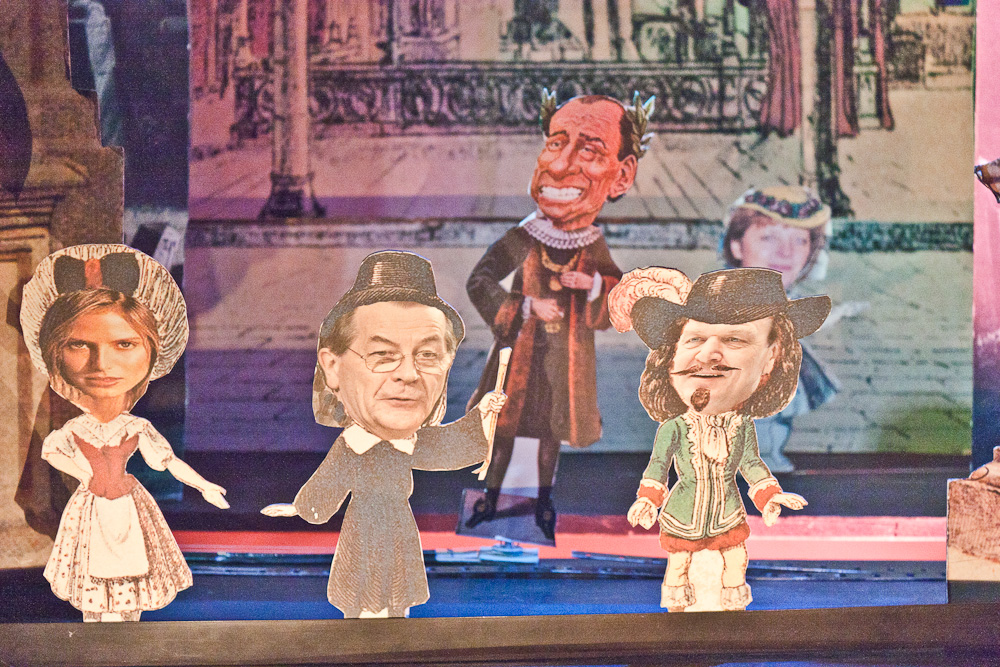 Papiertheater-Szene