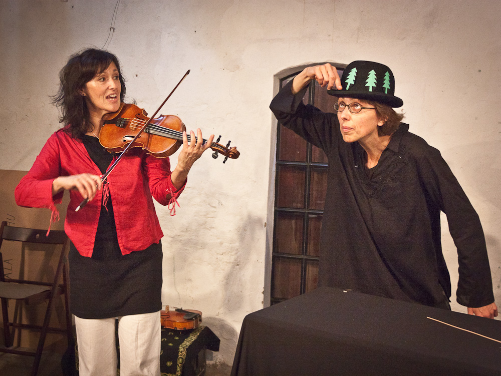 Papiertheater-Szene