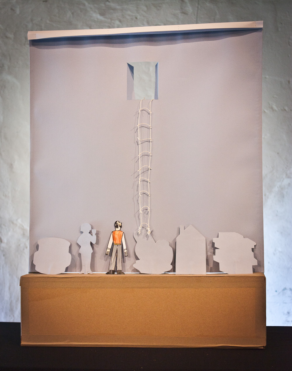 Papiertheater-Szene