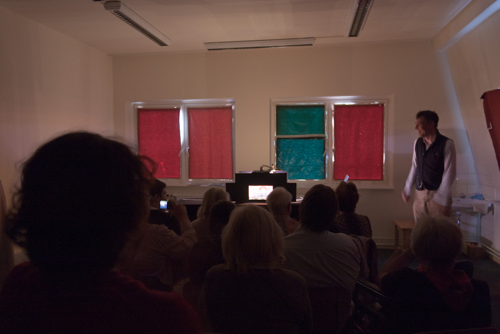 Papiertheater-Szene