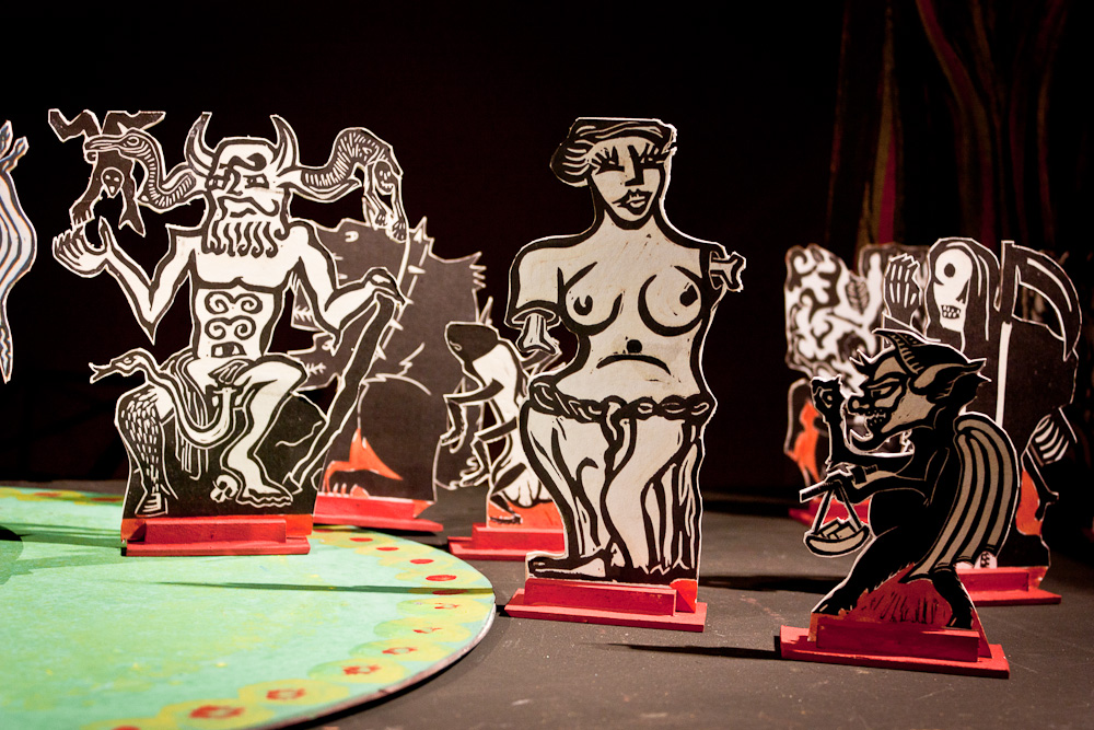 Papiertheater-Szene