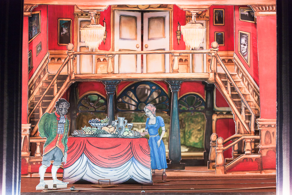 Papiertheater-Szene