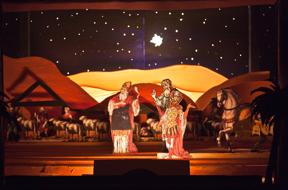 Papiertheater-Szene