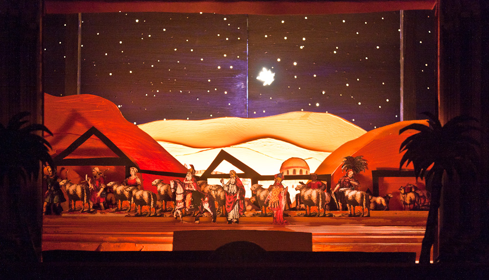 Papiertheater-Szene