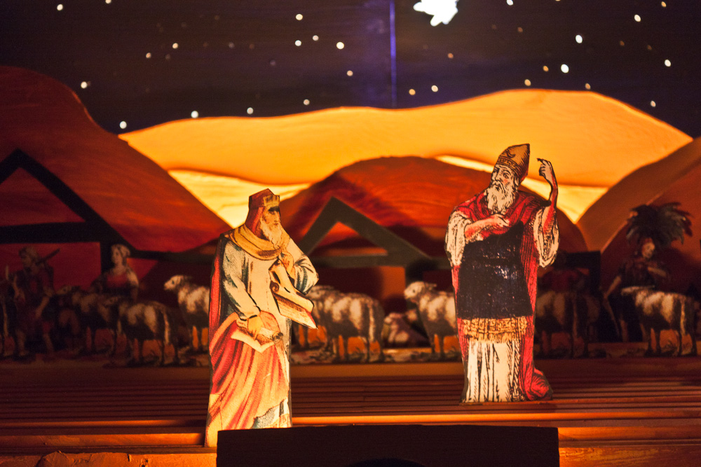 Papiertheater-Szene