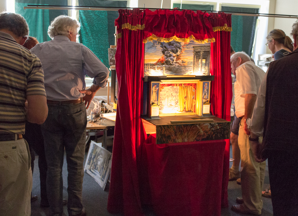 Papiertheater-Szene