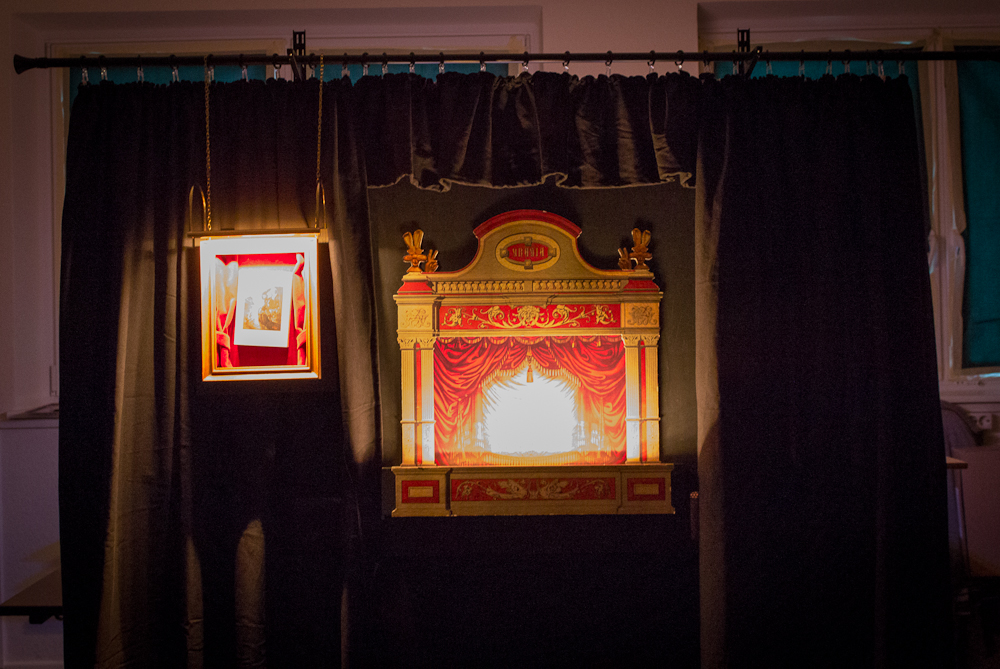 Papiertheater-Szene