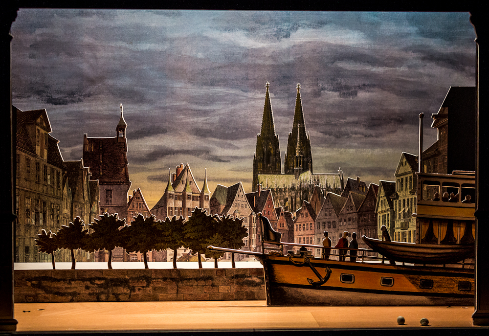 Papiertheater-Szene