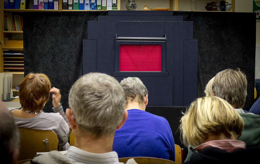 Papiertheater-Szene