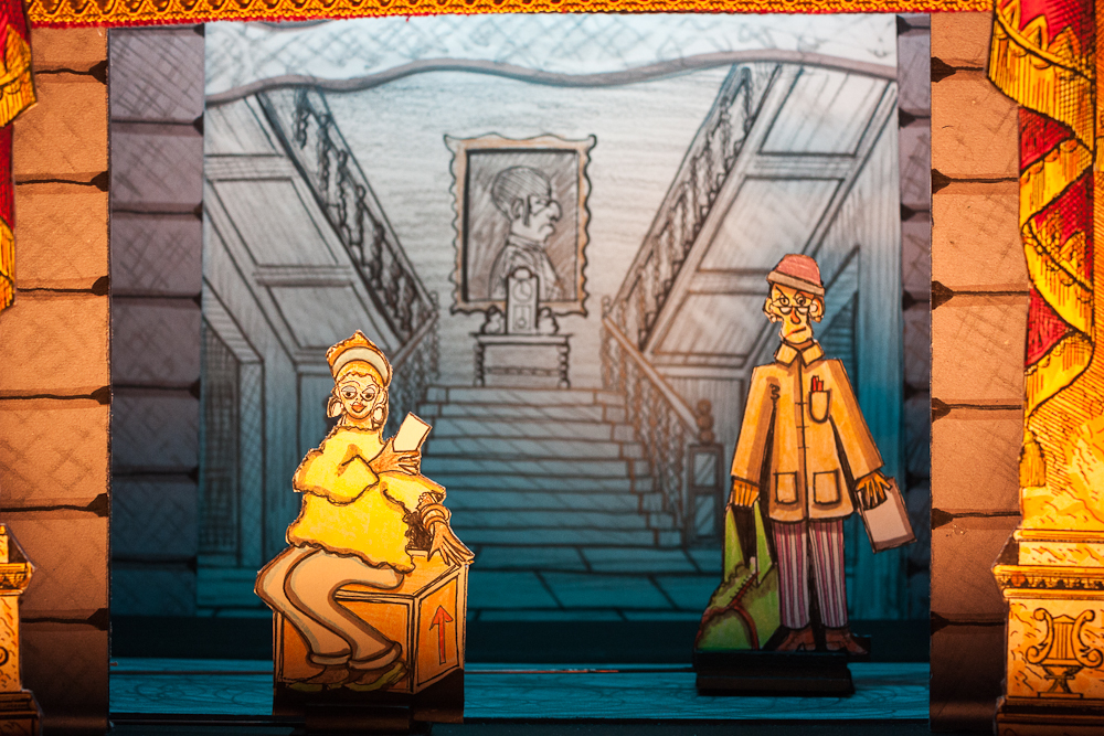 Papiertheater-Szene