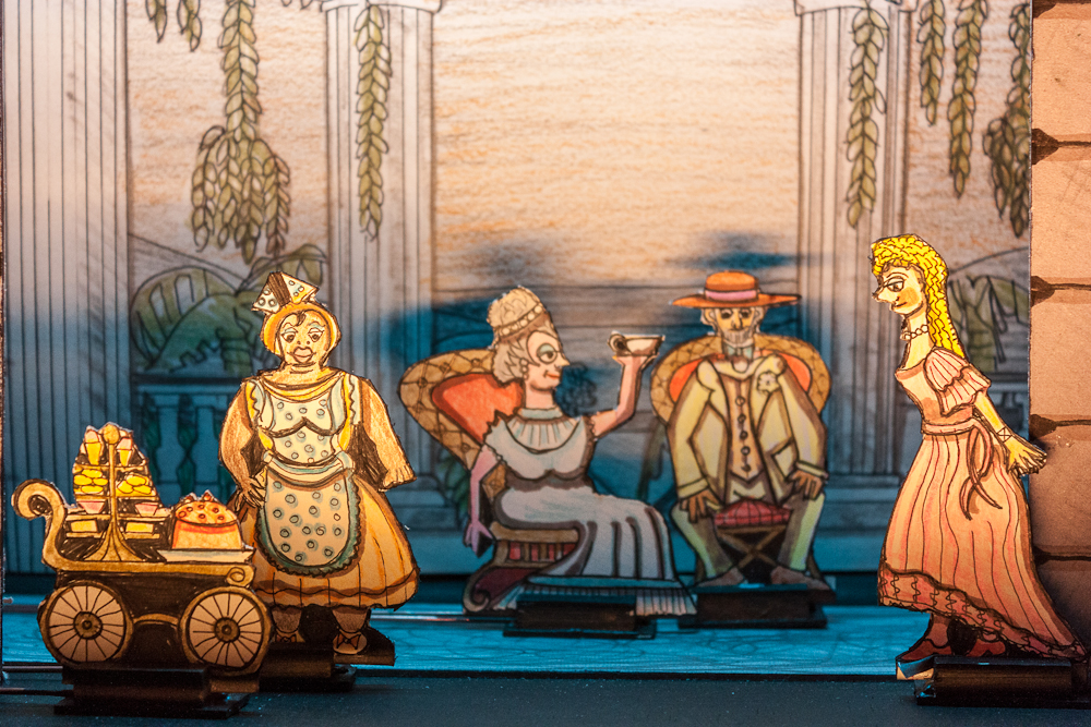 Papiertheater-Szene