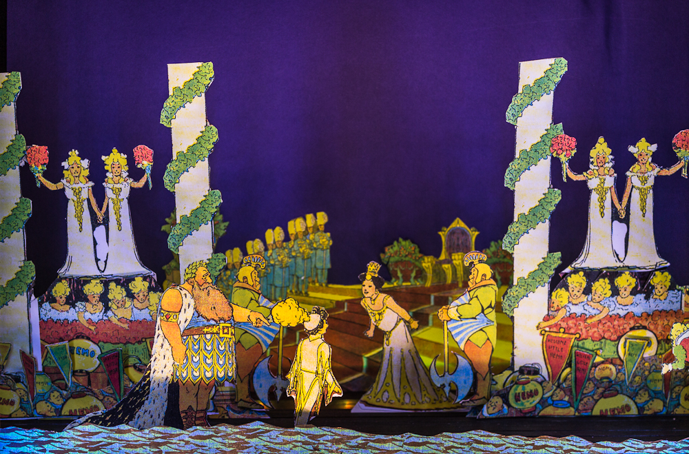 Papiertheater-Szene