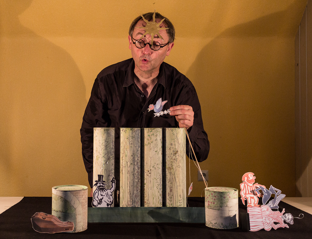 Papiertheater-Szene