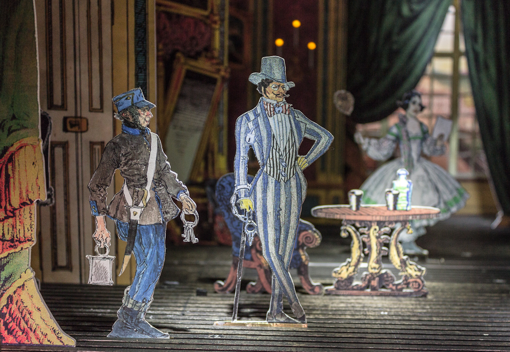 Papiertheater-Szene