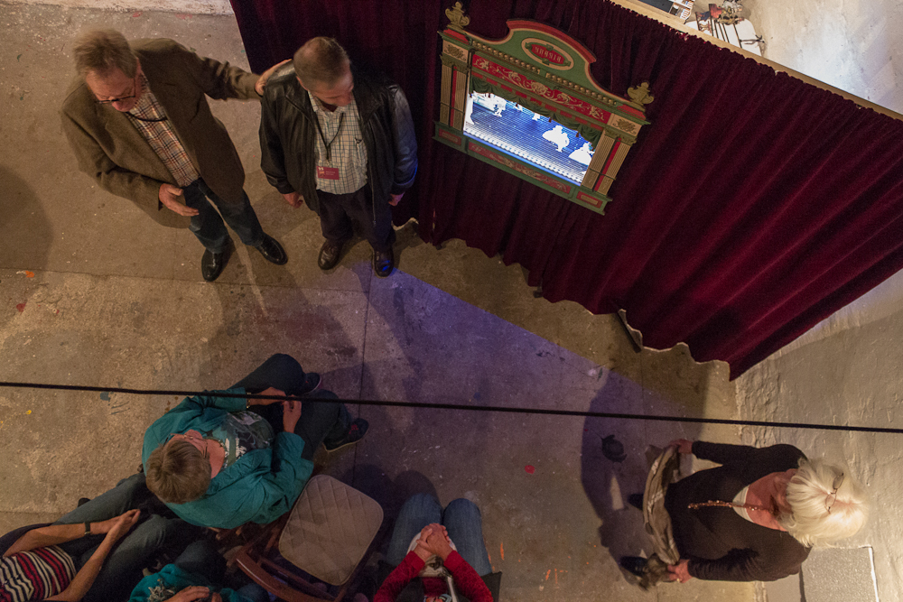 Papiertheater-Szene