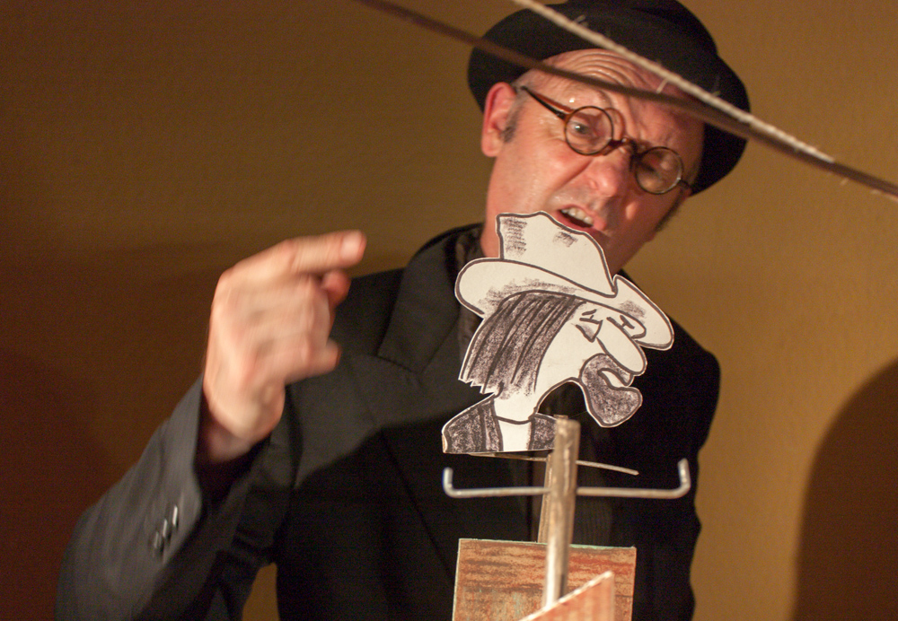 Papiertheaterszene