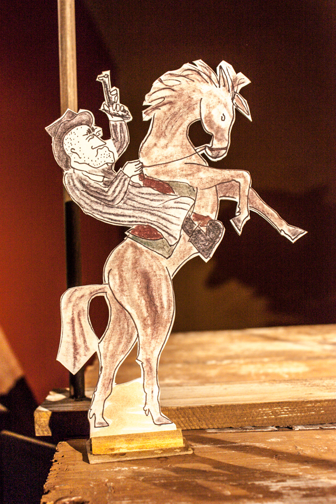 Papiertheaterszene