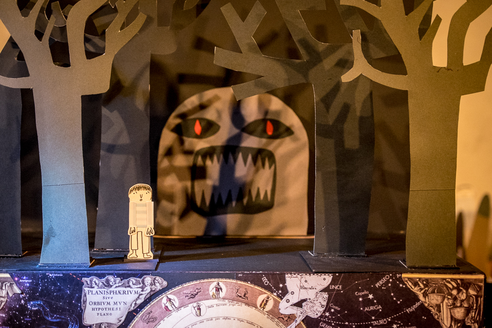 Papiertheaterszene