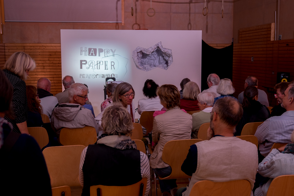 Papiertheaterszene