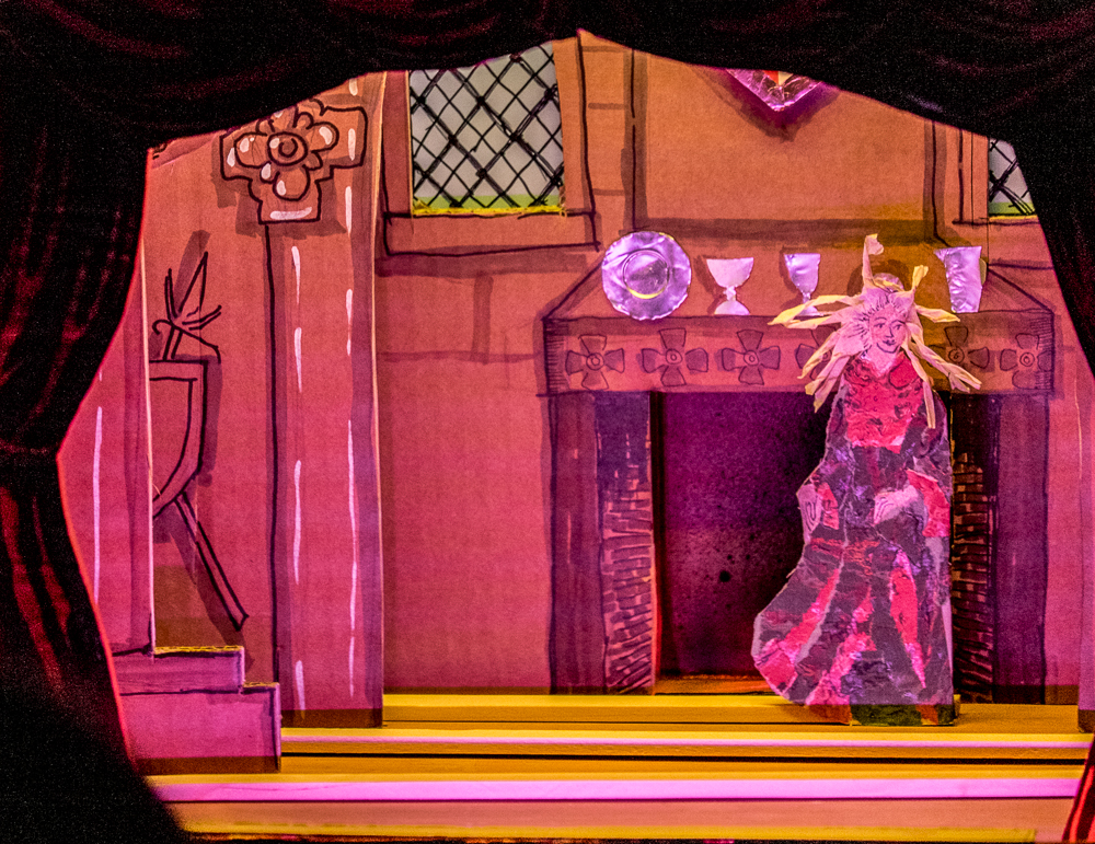 Papiertheaterszene