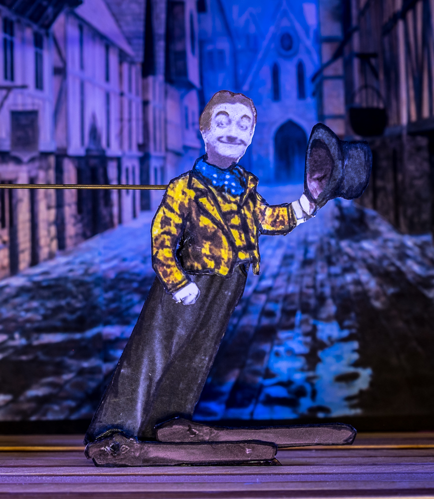 Papiertheaterszene