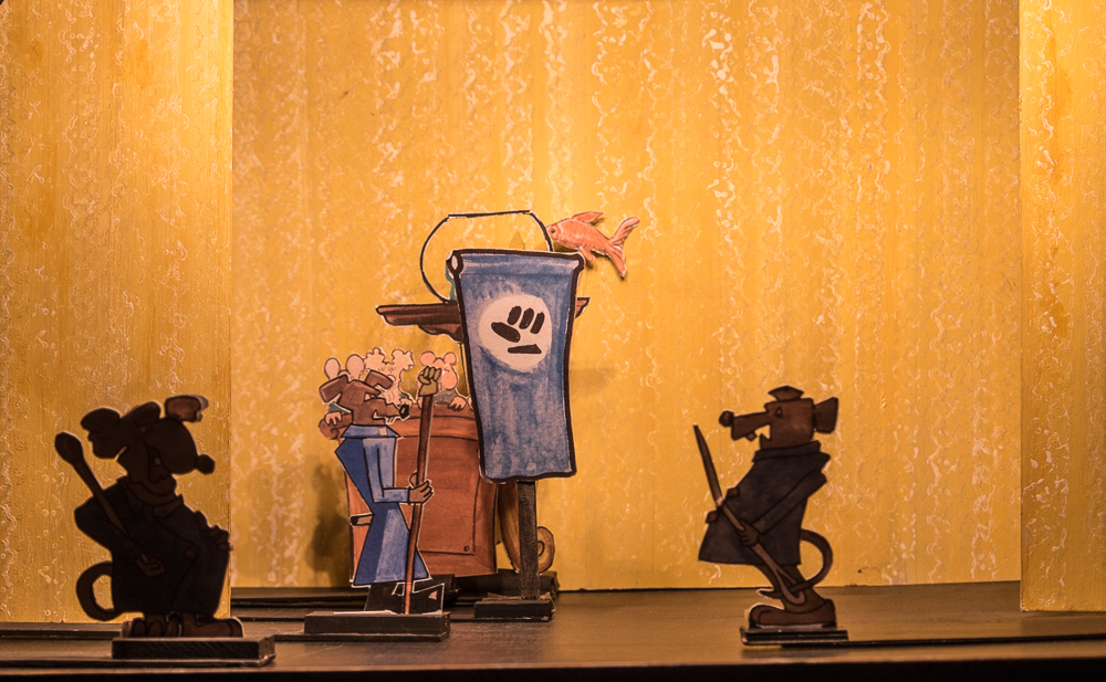 Papiertheaterszene