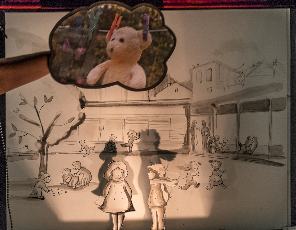Papiertheaterszene