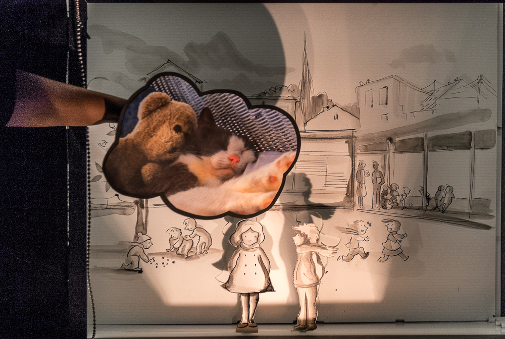 Papiertheaterszene