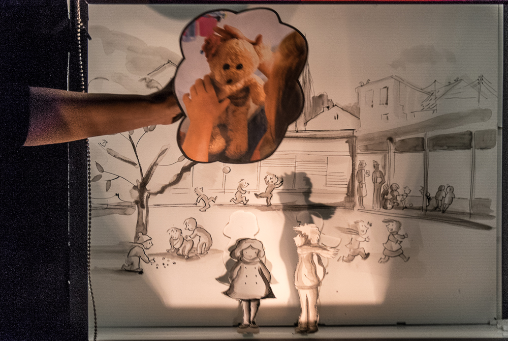 Papiertheaterszene